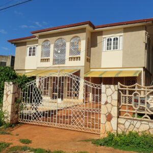 Charles Close, Green Acres