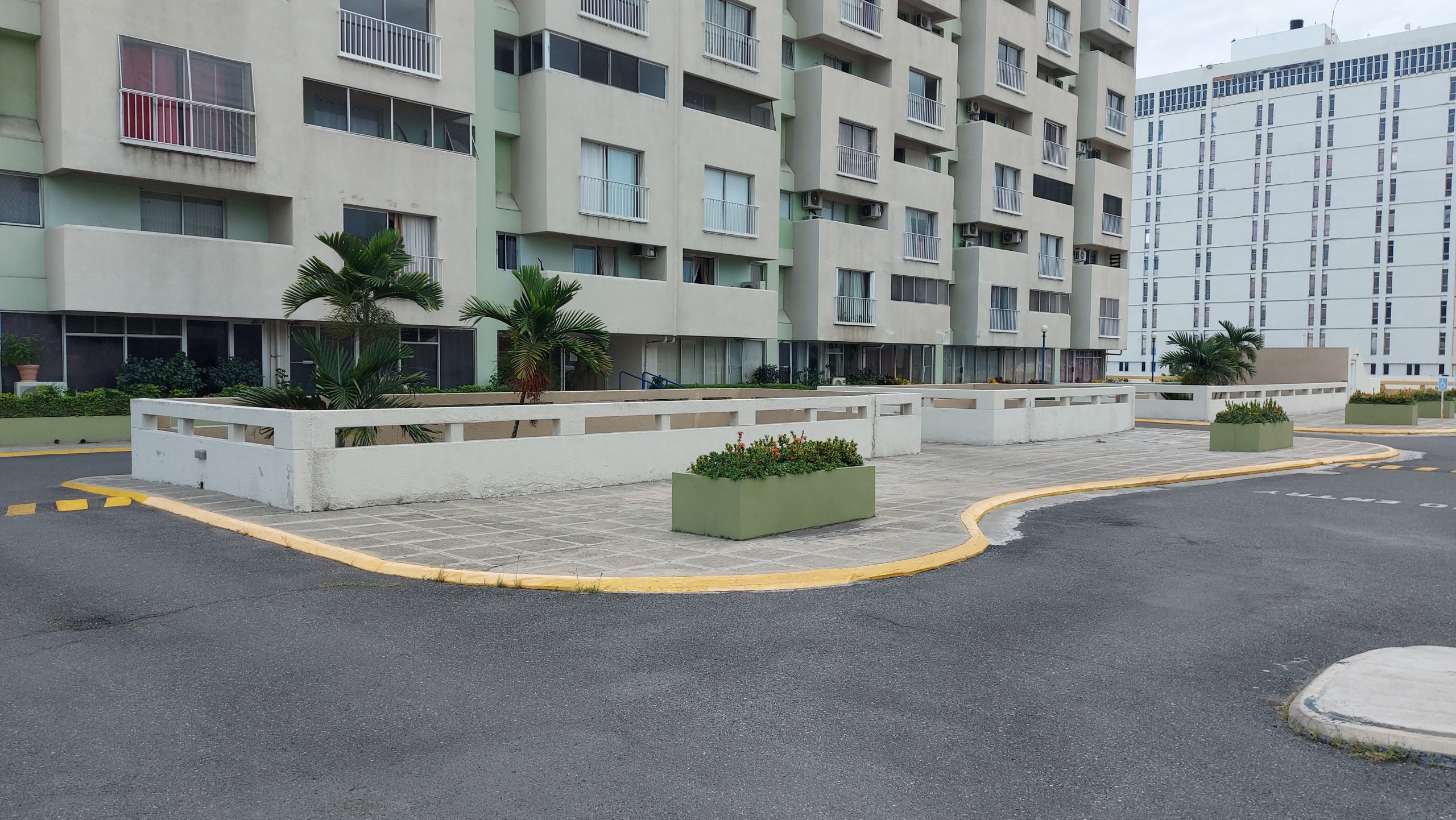 Ocean Towers Apartments - Image 5