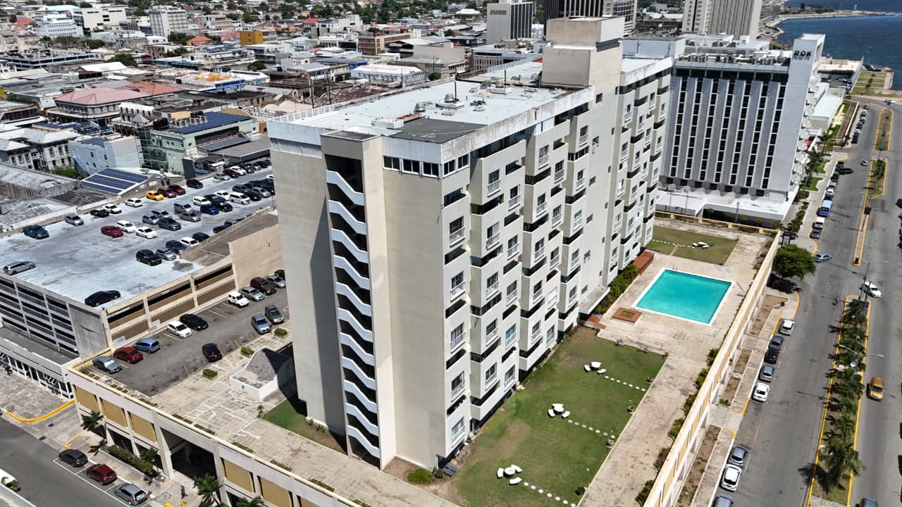 Ocean Towers Apartments - Image 8