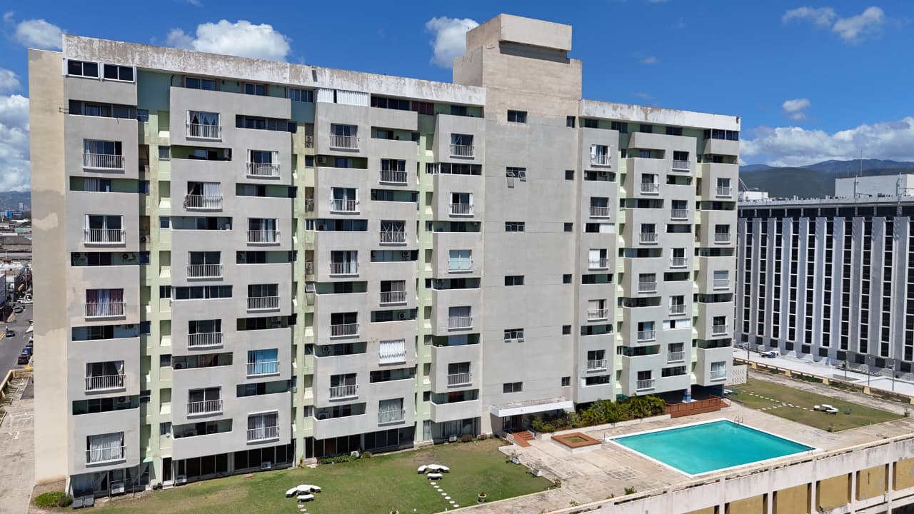 Ocean Towers Apartments - Image 9